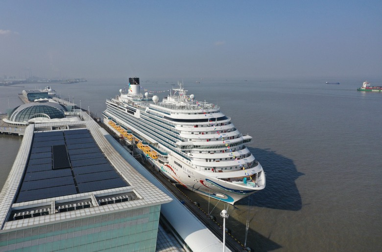 Trung Quốc đóng thêm tàu du lịch Trung Quốc đóng thêm tàu du lịch