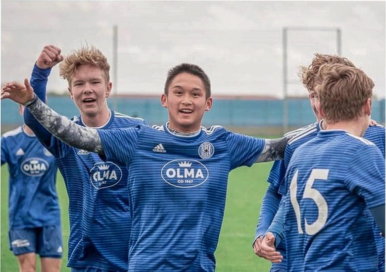 Sao Việt kiều 19 tuổi từng kho&aacute;c &aacute;o U23 Việt Nam li&ecirc;n tục tỏa s&aacute;ng tại ch&acirc;u &Acirc;u- Ảnh 1.