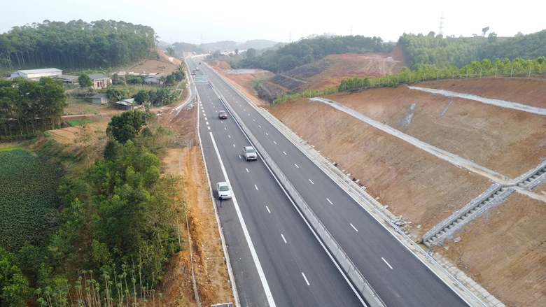 Tăng cường xử l&yacute; vi phạm nồng độ cồn tr&ecirc;n cao tốc Tuy&ecirc;n Quang - Ph&uacute; Thọ- Ảnh 2.