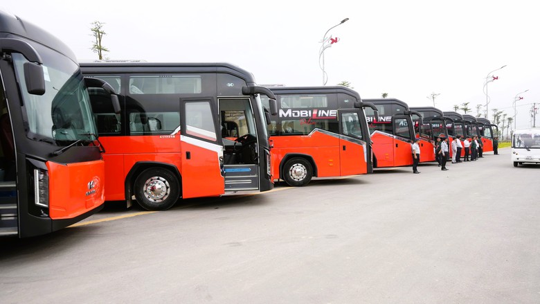 Dự &aacute;n sản xuất lắp r&aacute;p &ocirc; t&ocirc; hơn 4 ngh&igrave;n tỷ ở Huế ra mắt 19 xe bus đầu ti&ecirc;n- Ảnh 1.