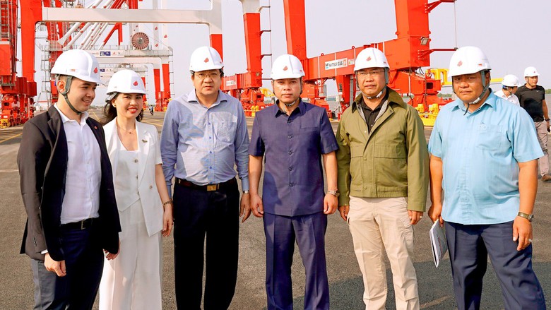 Cảng quốc tế Long An đ&oacute;n đo&agrave;n đại biểu Svay Rieng, Vương quốc Campuchia thăm v&agrave; l&agrave;m việc- Ảnh 1.