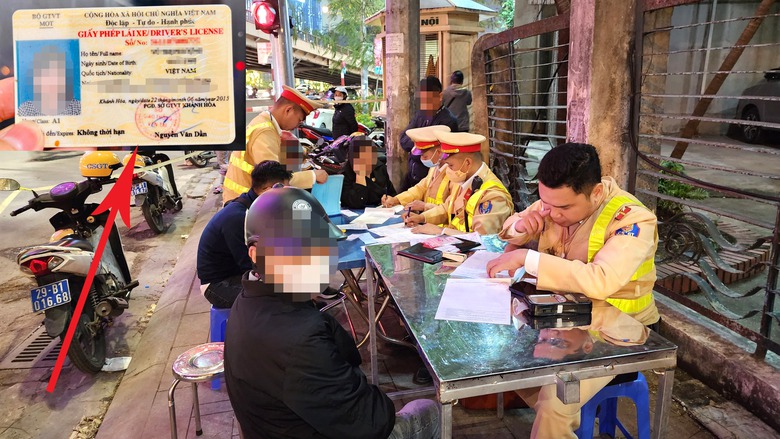 Bằng l&aacute;i bị tạm giữ, c&oacute; được d&ugrave;ng bi&ecirc;n bản để điều khiển xe?- Ảnh 1.