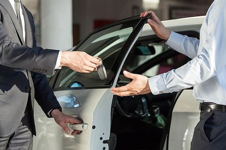 Thu&ecirc; xe tự l&aacute;i dịp Tết: B&agrave;i học cảnh tỉnh từ c&aacute;c vụ lừa đảo- Ảnh 2.