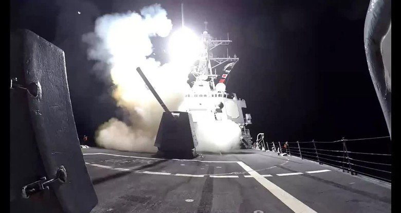 Mỹ, Anh tấn c&ocirc;ng h&agrave;ng loạt mục ti&ecirc;u Houthi tại Yemen, gửi th&ocirc;ng điệp mạnh mẽ nhất- Ảnh 1.