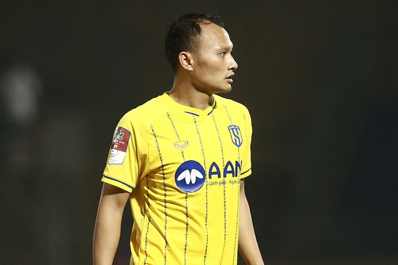 Hậu vệ c&aacute;nh phải hay nhất thời thầy Park chọn bến đỗ bất ngờ sau khi chia tay SLNA - Ảnh 1.