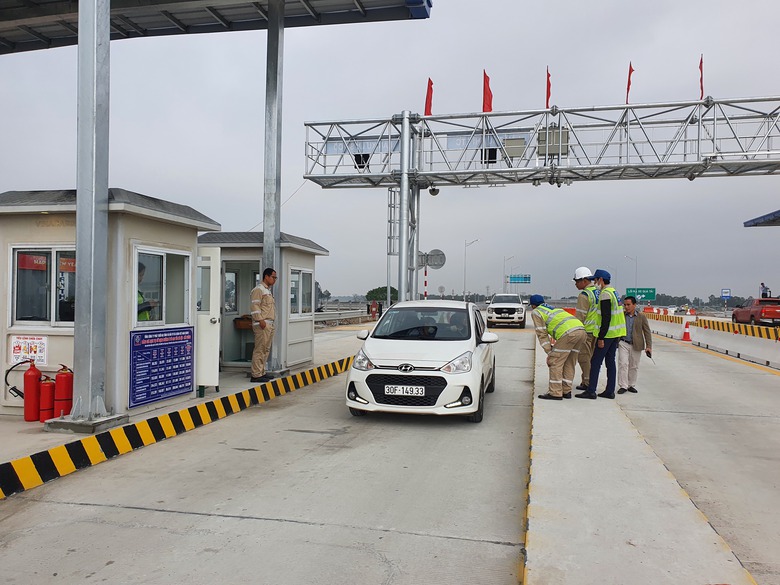 N&uacute;t giao kết nối đường tỉnh 392 với cao tốc H&agrave; Nội - Hải Ph&ograve;ng ch&iacute;nh thức th&ocirc;ng xe - Ảnh 7.