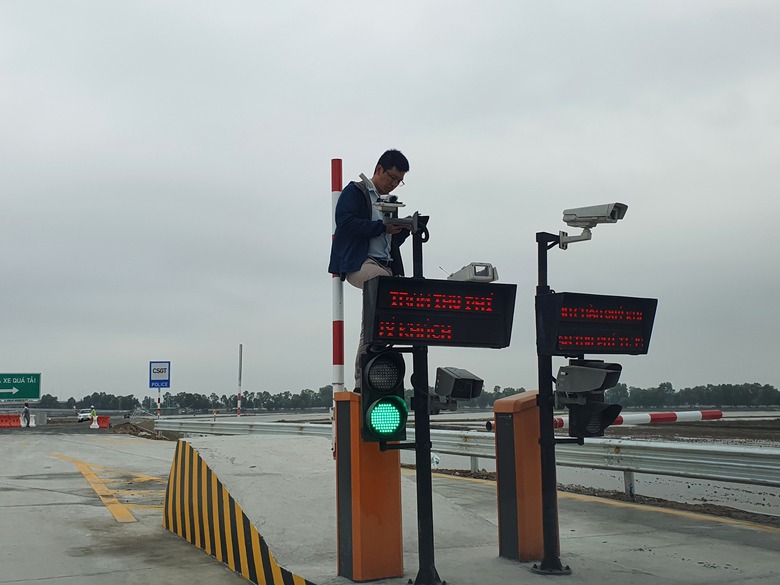 N&uacute;t giao kết nối đường tỉnh 392 với cao tốc H&agrave; Nội - Hải Ph&ograve;ng ch&iacute;nh thức th&ocirc;ng xe - Ảnh 9.