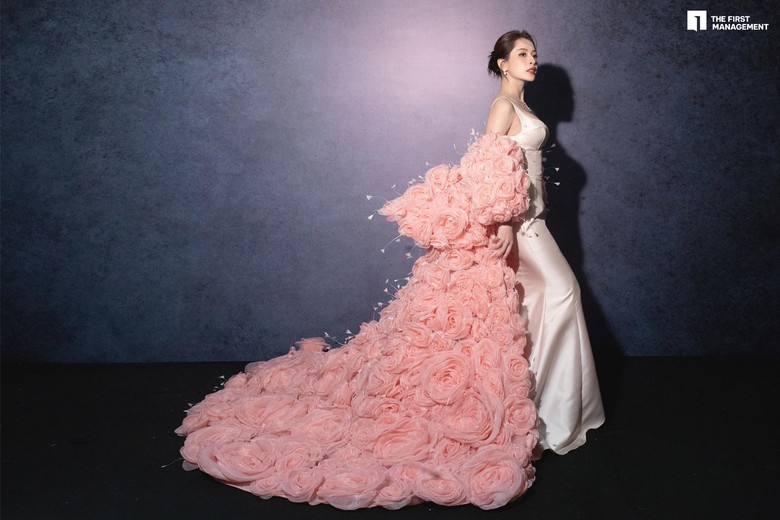 Chi Pu trình diễn Chi Pu trình diễn