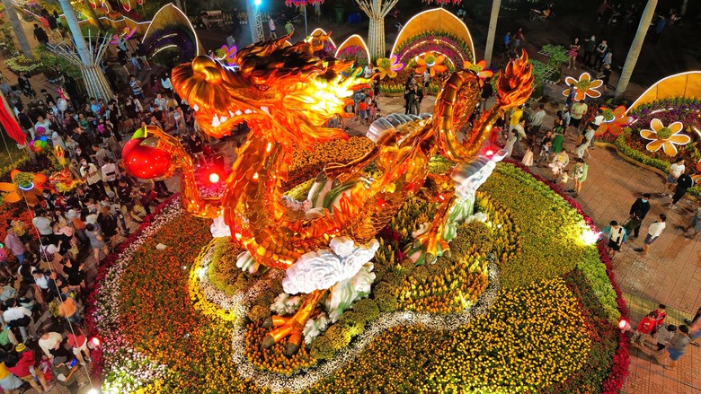 Uy nghi&ecirc;m linh vật rồng 