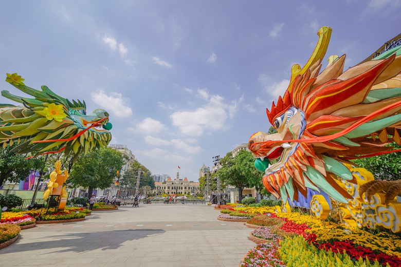 Đường hoa Nguyễn Huệ đẹp rực rỡ trước giờ đ&oacute;n kh&aacute;ch du xu&acirc;n- Ảnh 5.