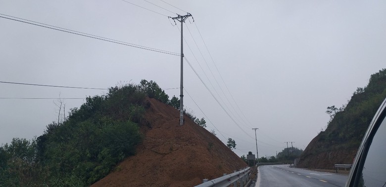 Quảng Ninh: Bất an r&igrave;nh rập tr&ecirc;n đường gần 300 tỷ vừa kh&aacute;nh th&agrave;nh- Ảnh 3.