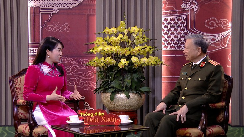 Hơn 20 bộ trưởng, l&atilde;nh đạo địa phương gửi gắm 