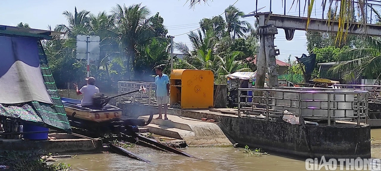 Kh&aacute;m ph&aacute; cầu kh&ocirc;ng trụ độc đ&aacute;o ở Bạc Li&ecirc;u- Ảnh 2.