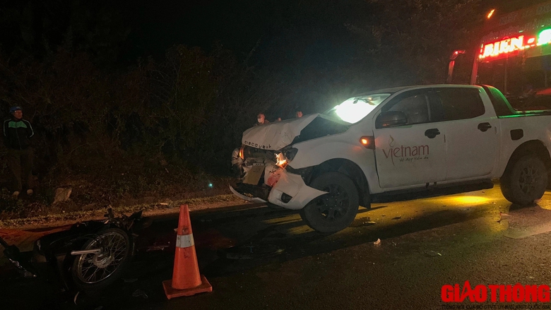 Tai nạn liên hoàn trên quốc lộ 6 ngày giáp Tết khiến một người tử vong- Ảnh 4. Tai nạn liên hoàn trên quốc lộ 6 ngày giáp Tết khiến một người tử vong- Ảnh 4.