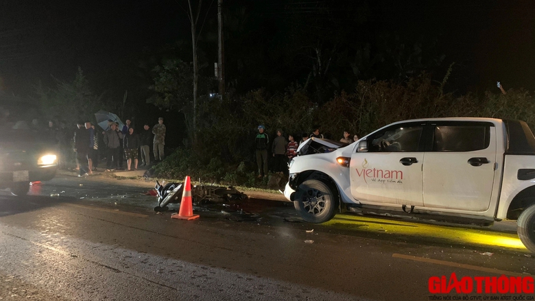 Tai nạn liên hoàn trên quốc lộ 6 ngày giáp Tết khiến một người tử vong- Ảnh 5. Tai nạn liên hoàn trên quốc lộ 6 ngày giáp Tết khiến một người tử vong- Ảnh 5.