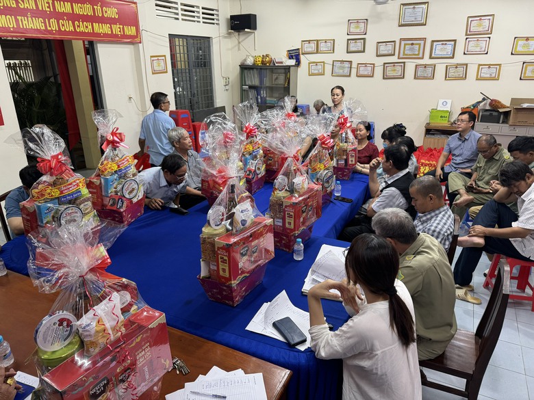 TP.HCM và nghĩa tình với những công nhân đón Tết xa quê- Ảnh 3. TP.HCM và nghĩa tình với những công nhân đón Tết xa quê- Ảnh 3.