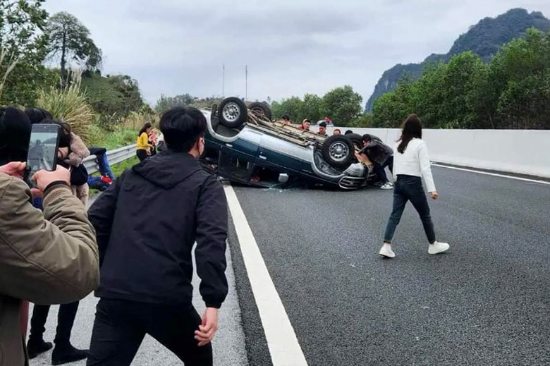 Hiện trường vụ tai nạn. Hiện trường vụ tai nạn.