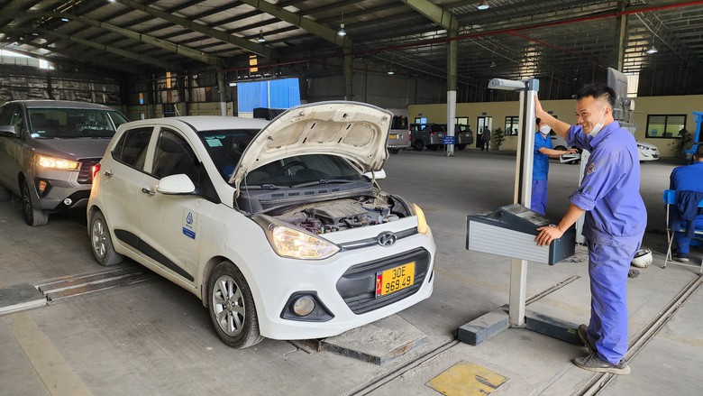 Quy định mới nhất về chu kỳ kiểm định xe cơ giới - Ảnh 1.