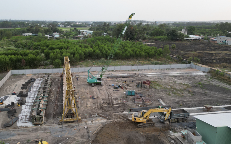 Huy động nh&acirc;n lực thi c&ocirc;ng xuy&ecirc;n Tết tr&ecirc;n cao tốc Bi&ecirc;n H&ograve;a - Vũng T&agrave;u- Ảnh 1.