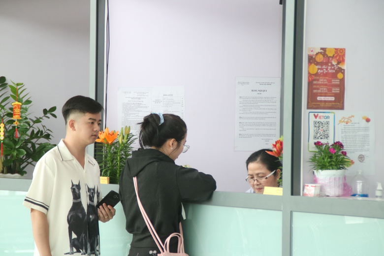 Cần Thơ: Kh&aacute;ch đến bến xe khi&ecirc;m tốn trong ng&agrave;y 29 Tết- Ảnh 3.