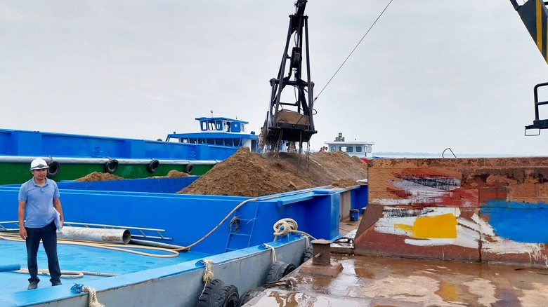 S&ocirc;i động ng&agrave;y nghỉ Tết đầu ti&ecirc;n tại những mỏ c&aacute;t Đồng Th&aacute;p- Ảnh 2.