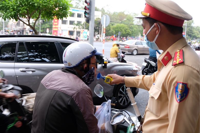 Đồng Nai: Xử lý nghiêm vi phạm nồng độ cồn những ngày Tết- Ảnh 1. Đồng Nai: Xử lý nghiêm vi phạm nồng độ cồn những ngày Tết- Ảnh 1.