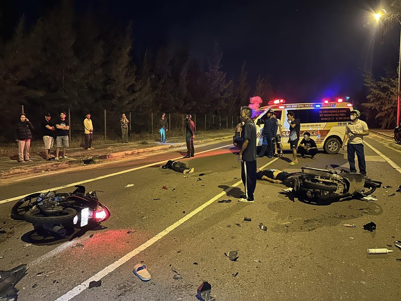 Bình Định: 2 người tử vong sau cú tông trực diện kinh hoàng- Ảnh 1. Bình Định: 2 người tử vong sau cú tông trực diện kinh hoàng- Ảnh 1.