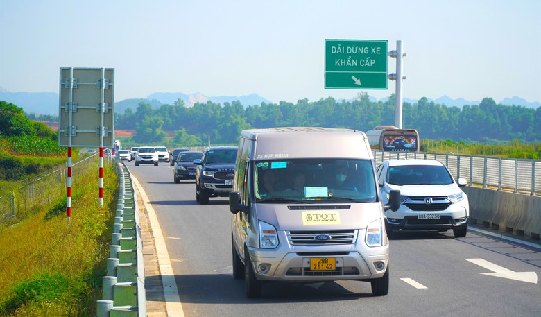 Bộ GTVT triển khai loạt giải ph&aacute;p để người d&acirc;n đ&oacute;n Tết an to&agrave;n- Ảnh 2.