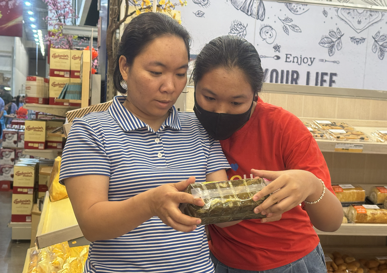 Nhộn nhịp mua sắm ng&agrave;y 30 Tết- Ảnh 12.