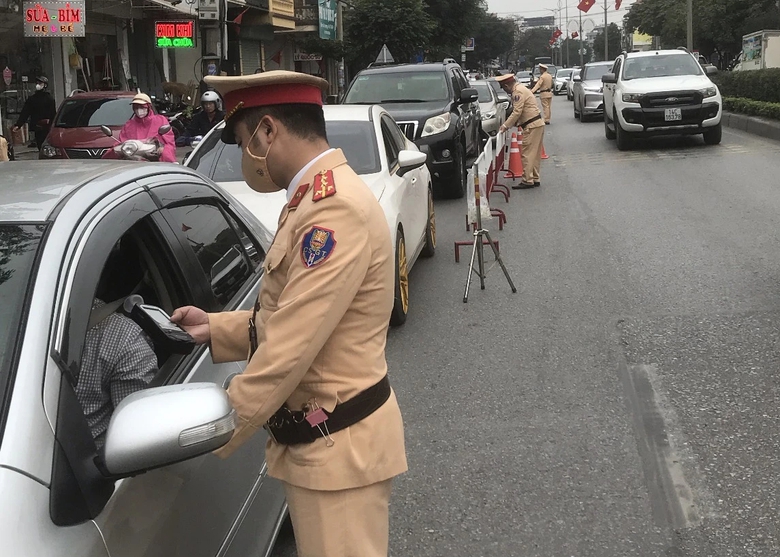 Quyết ngăn tài xế Quyết ngăn tài xế