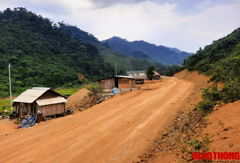 Tuyến nối 2 nh&aacute;nh đường Hồ Ch&iacute; Minh ở Quảng Trị đang thi c&ocirc;ng thế n&agrave;o?- Ảnh 14.