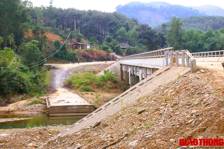Tuyến nối 2 nh&aacute;nh đường Hồ Ch&iacute; Minh ở Quảng Trị đang thi c&ocirc;ng thế n&agrave;o?- Ảnh 15.
