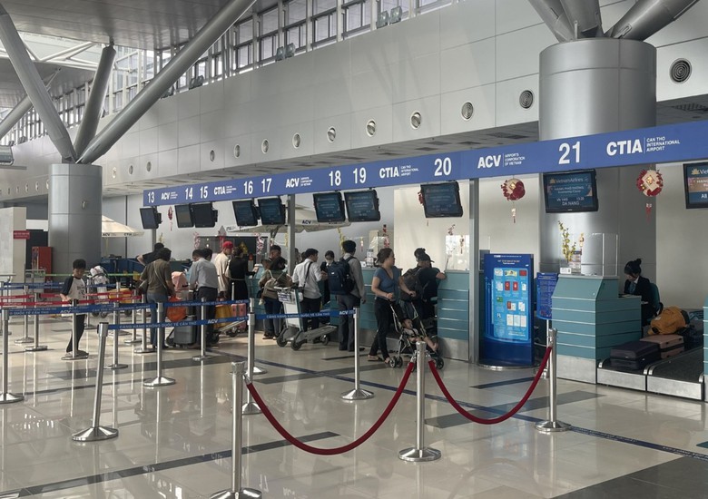 30 Tết, kh&aacute;ch qua s&acirc;n bay Cần Thơ tăng hơn 75%- Ảnh 1.