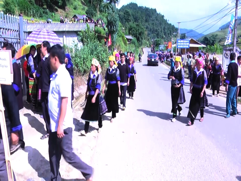 Phong tục độc đ&aacute;o ở nơi cứ đến Tết l&agrave; đ&agrave;n &ocirc;ng qu&eacute;t nh&agrave;- Ảnh 5.