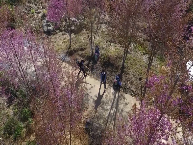 Phong tục độc đ&aacute;o ở nơi cứ đến Tết l&agrave; đ&agrave;n &ocirc;ng qu&eacute;t nh&agrave;- Ảnh 4.