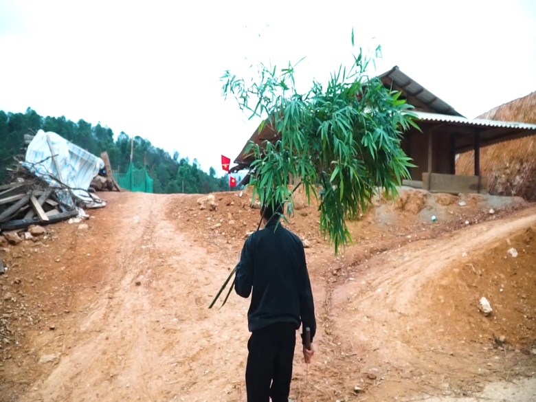 Phong tục độc đ&aacute;o ở nơi cứ đến Tết l&agrave; đ&agrave;n &ocirc;ng qu&eacute;t nh&agrave;- Ảnh 1.