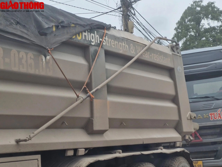 Lạng Sơn: Xe chở đá cơi nới thành thùng, chủ doanh nghiệp nói không biết- Ảnh 1. Lạng Sơn: Xe chở đá cơi nới thành thùng, chủ doanh nghiệp nói không biết- Ảnh 1.