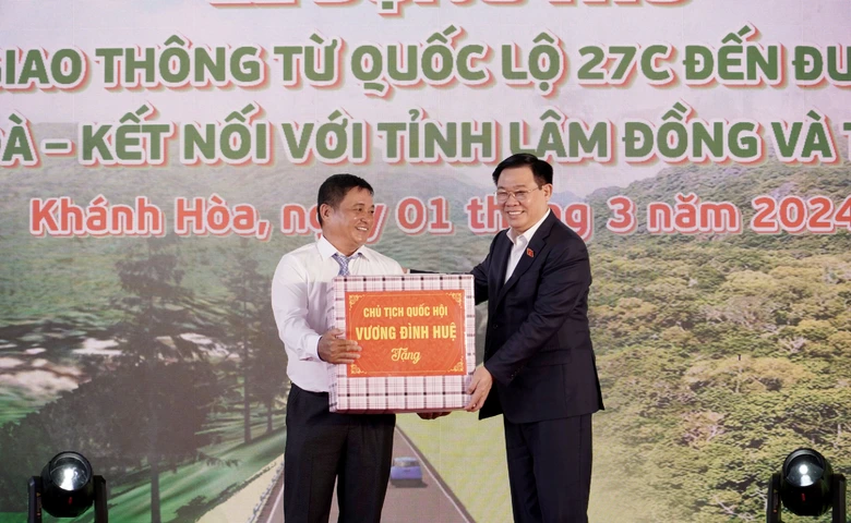 Chủ tịch Quốc hội động thổ dự &aacute;n đường li&ecirc;n v&ugrave;ng Kh&aacute;nh H&ograve;a - L&acirc;m Đồng - Ninh Thuận- Ảnh 3.