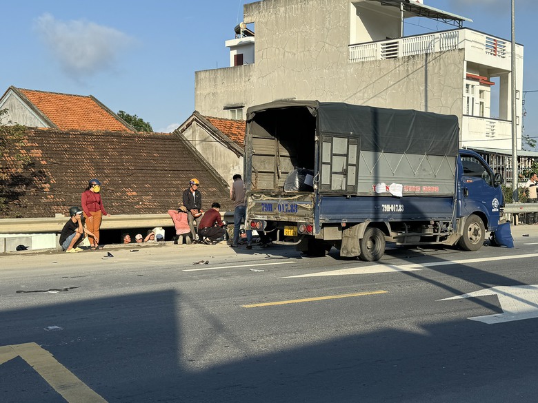 Ph&uacute; Y&ecirc;n: Xe m&aacute;y va chạm &ocirc; t&ocirc; tải tr&ecirc;n quốc lộ, một người tử vong- Ảnh 1.