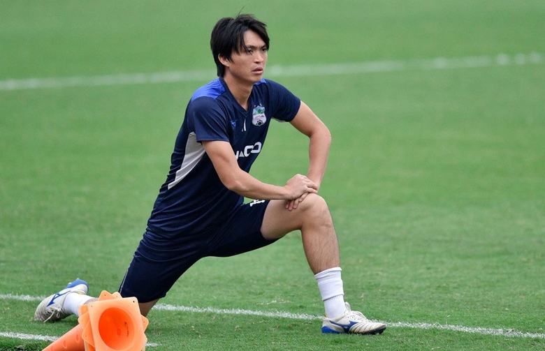 "B&aacute;u vật" của bầu Đức lần đầu l&ecirc;n tiếng về việc tới đội b&oacute;ng nh&agrave; gi&agrave;u V-League- Ảnh 1.