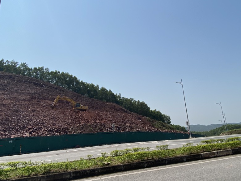 Vướng mặt bằng, dự &aacute;n đường gom cao tốc gần 200 tỷ đồng ở Quảng Ninh 