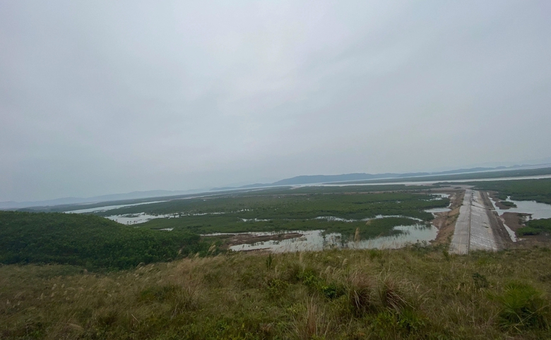 Quảng Ninh: Lạ l&ugrave;ng tuyến đ&ecirc; triệu đ&ocirc; x&acirc;y xong rồi bỏ kh&ocirc;ng- Ảnh 1.