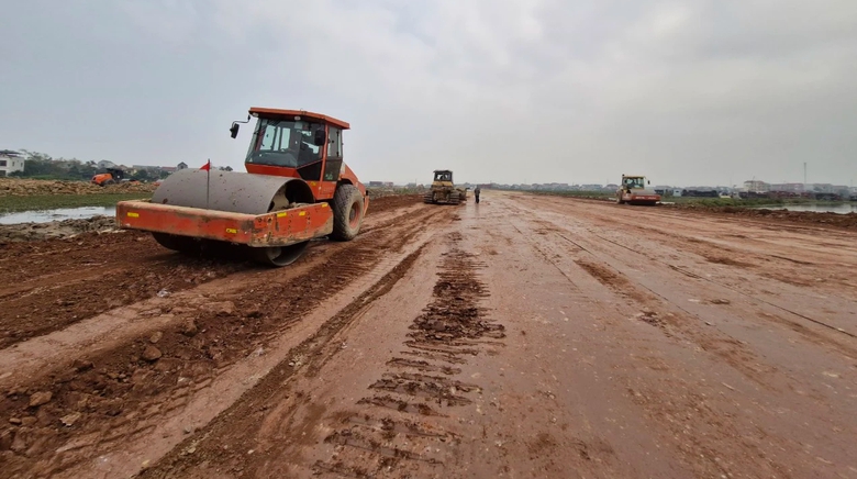 Doanh nghiệp sử dụng bằng giả tham gia đấu thầu đường Vành đai 4 qua Bắc Ninh- Ảnh 1. Doanh nghiệp sử dụng bằng giả tham gia đấu thầu đường Vành đai 4 qua Bắc Ninh- Ảnh 1.