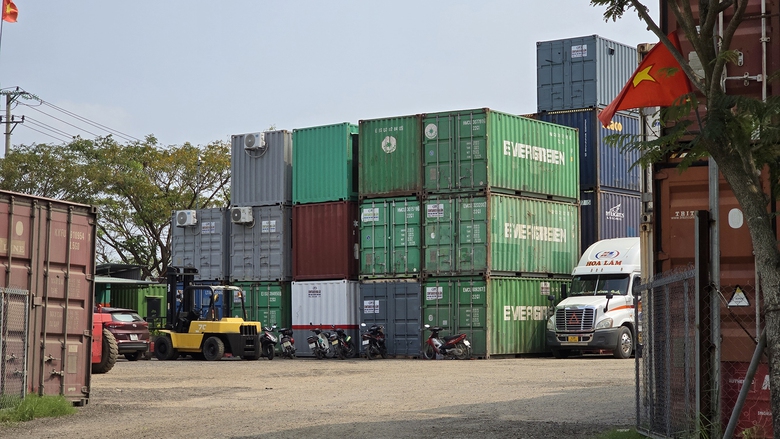 Đ&agrave; Nẵng: Đất c&ocirc;ng th&agrave;nh b&atilde;i tập kết container- Ảnh 1.