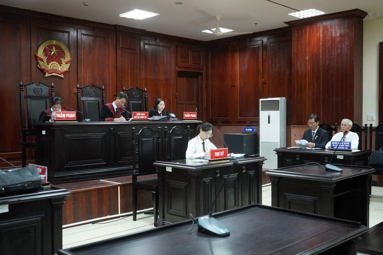 Mở lại phi&ecirc;n t&ograve;a ph&uacute;c thẩm c&aacute;c đồng phạm của Nguyễn Phương Hằng ng&agrave;y 4/4- Ảnh 1.