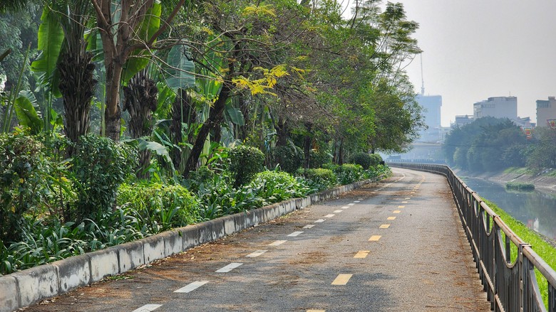 Đường d&agrave;nh ri&ecirc;ng cho xe đạp đầu ti&ecirc;n của H&agrave; Nội 