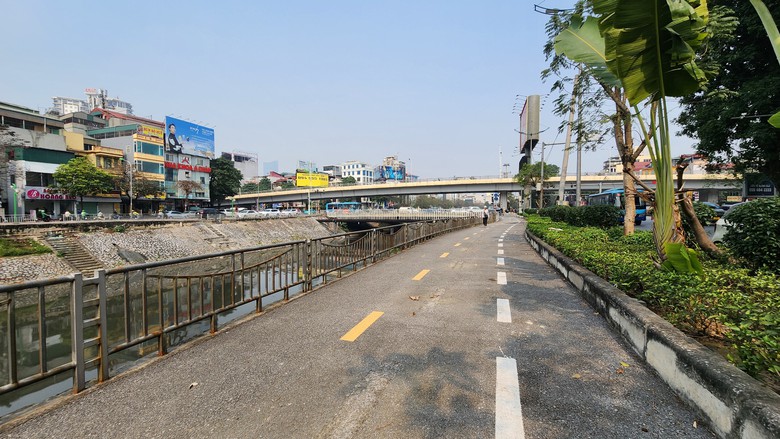 Đường d&agrave;nh ri&ecirc;ng cho xe đạp đầu ti&ecirc;n của H&agrave; Nội 