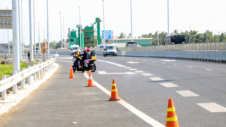 Gần 3 tháng khai thác, hàng trăm xe máy vẫn Gần 3 tháng khai thác, hàng trăm xe máy vẫn