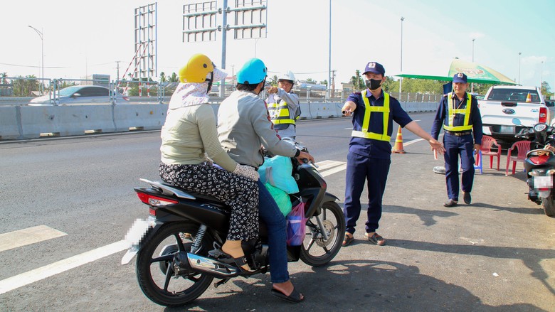 Gần 3 tháng khai thác, hàng trăm xe máy vẫn Gần 3 tháng khai thác, hàng trăm xe máy vẫn
