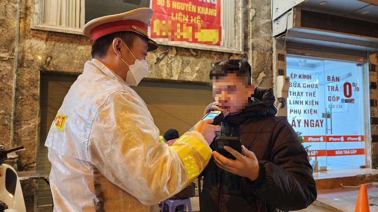 Uống bia 0 độ, khi thổi nồng độ cồn c&oacute; l&ecirc;n kh&ocirc;ng?- Ảnh 2.